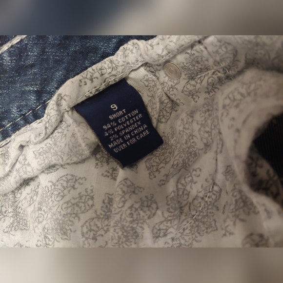 Flare Reign Sandblasted Short Jeans - Picture 4 of 10